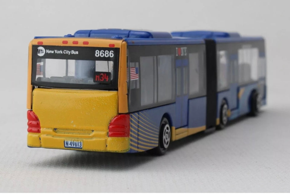 Daron New York City Articulated Bus Diecast Model MTA M34 Crosstown 6", RT8452