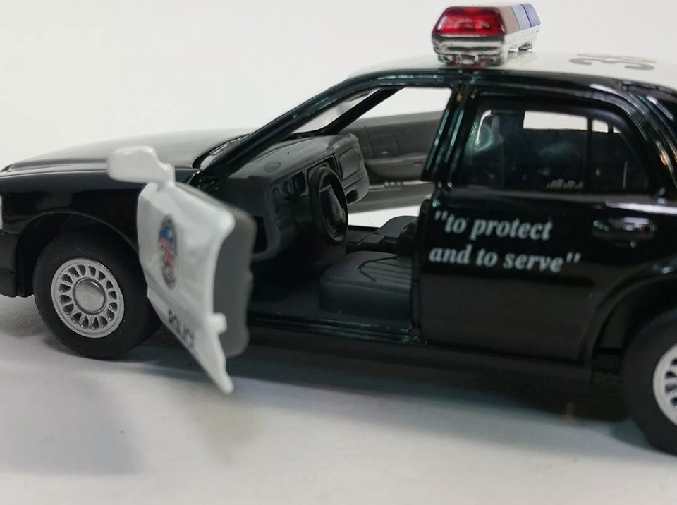 Ford Crown Victoria Police Interceptor - zgood home